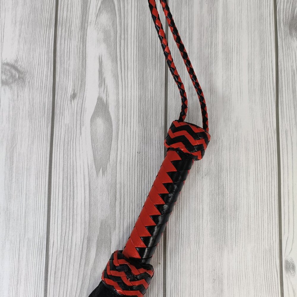 Real Genuine Cow Hide Leather Flogger, Heavy Duty Thuddy whip - Picture 6 of 7